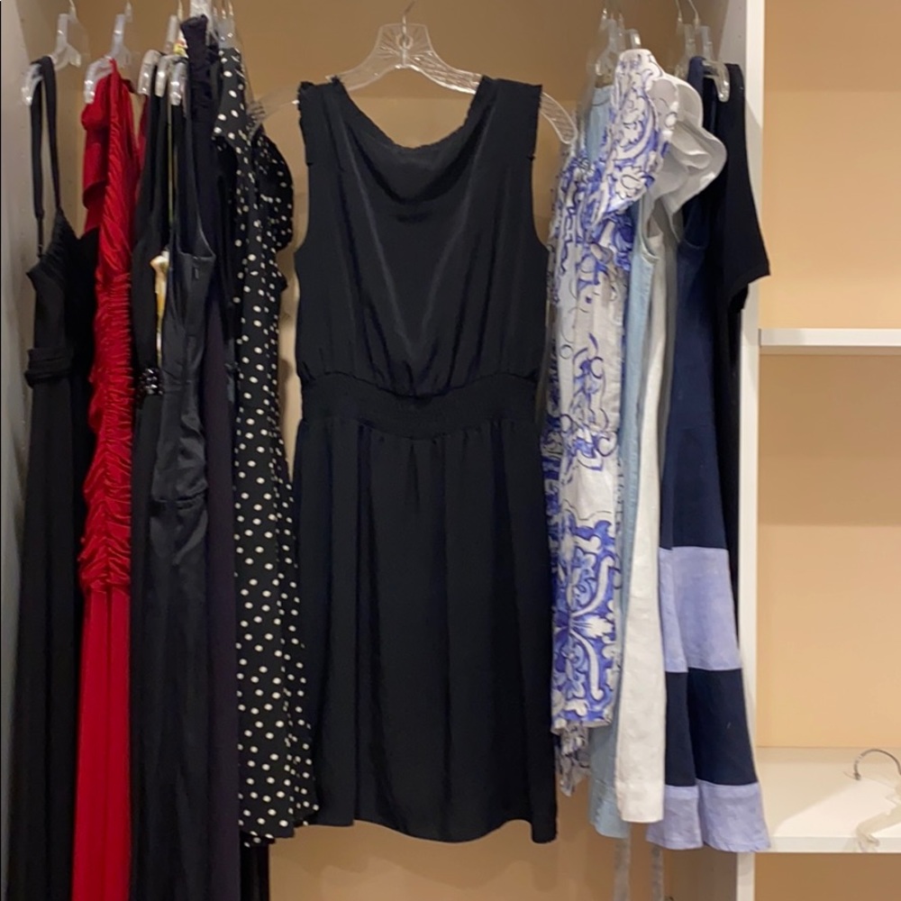 Banana Republic brand new black dress - Picture 3 of 4